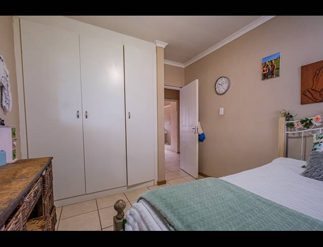 3 BEDROOM APARTMENT FOR SALE IN WAKENSHAW ESTATE